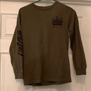 Gently Used Men’s Volcom Long Sleeve Tee